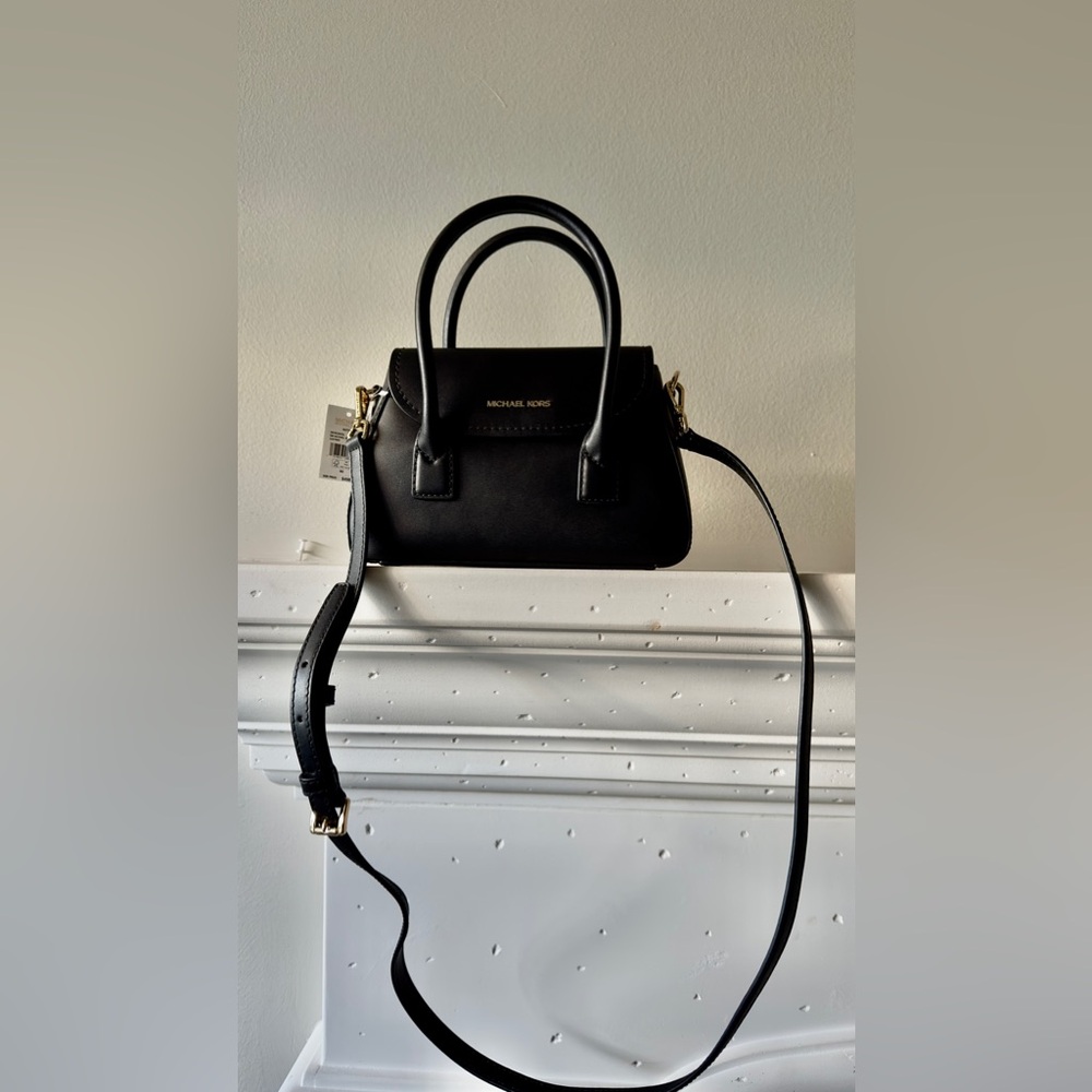 Michael Kors mini crossover bag. - Picture 2 of 4